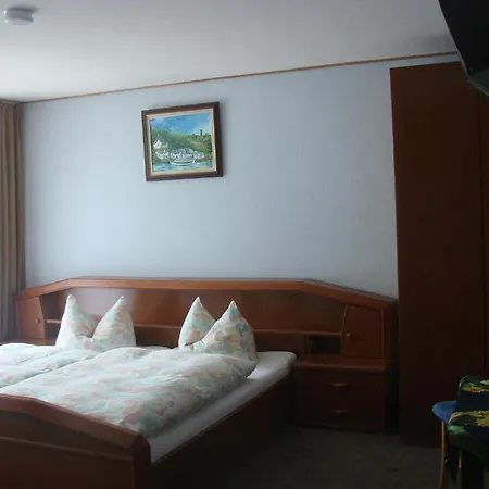 Hutter Hotel *